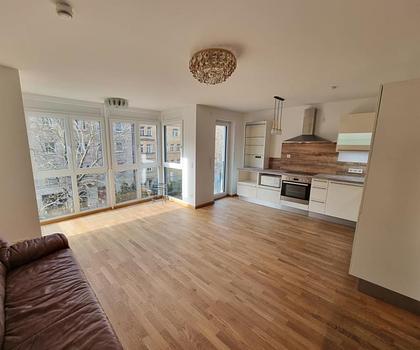 Zentral Wohnen mit Komfort ...
Barrierefreies City- Apartment mit Wintergarten ...