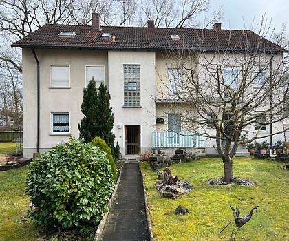 Massives 3-Familienwohnhaus mit Garage in Schwabach