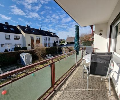 Einfach top ...
Modernisierte 3 Zimmer- Wohnung mit Balkon und Gartenanteil ...