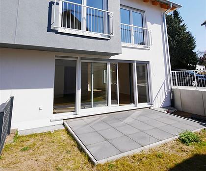 Kapitalanlage oder Eigennutzung? OHNE Käuferprovision! + 5-Zim.-Neubau-DHH + 2 Bäder + Vollkeller + 2 Stellplätze + ruhige Lage in Oberasbach
