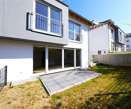 OHNE Käuferprovision! ERSTBEZUG!
5-Zim.-Neubau-DHH + 2 Bäder + Vollkeller
+ ruhige Lage Oberasbach-Altenberg