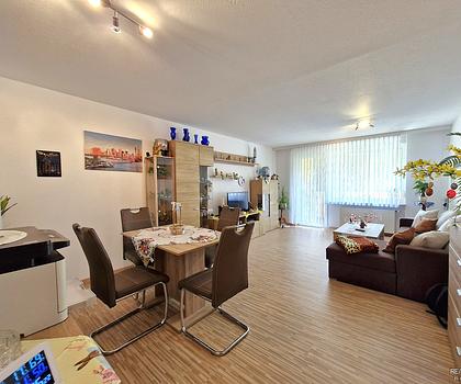 Gepflegte Wohnung mit Einbauküche und Balkon