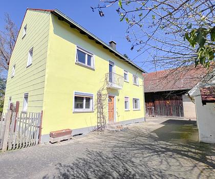1.200 m² Grund! Platz für Ideen, Raum für Familie – Einfamilienhaus mit Scheune in Schwabach!