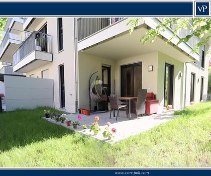 Neuwertige Gartenwohnung in Erlangen-Süd: 4 Zi., Terrasse, Garten, Carport – Fertigstellung 12/2024