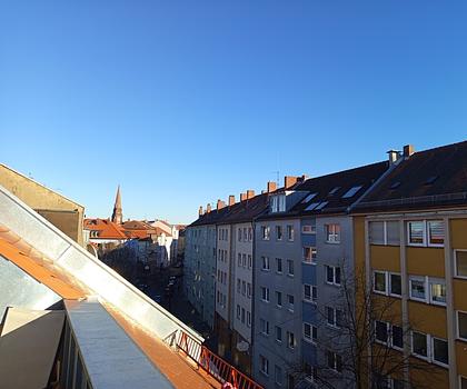 Zentrale 5 Zimmer Wohnung mit Loggia - Nähe Melanchthonplatz in Nürnberg