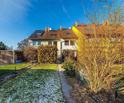 HEGERICH: Attraktives Reihenmittelhaus mit 5 Zimmern in Nürnberg-Katzwang!