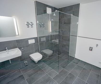 Ihr Logenplatz im Grünen: 3-Zimmer-Traumwohnung mit Balkon – barrierefrei & edel!