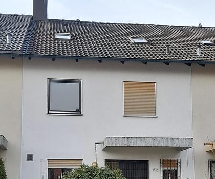 Reihenmittelhaus mit schönem Garten und Garage in N-Altenfurt