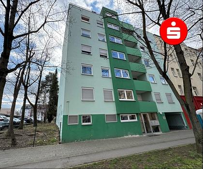 Gepflegte 2 Zimmer Stadtwohnung inklusive Außenstellplatz in Nürnberg  St. Peter!