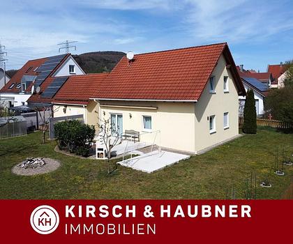 Für die Familie!
Gepflegtes Einfamilienhaus mit schönem Garten!
Mühlhausen - Süd