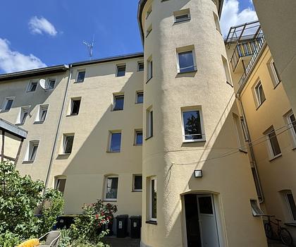 FRISCH SANIERT MIT GRÜNEM AUSBLICK 4-ZIMMERWOHNUNG