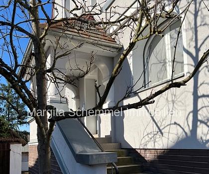 Bezaubernde 4 Zi. ETW - eine Wohnung, die Stadtnähe und Ruhe vereint