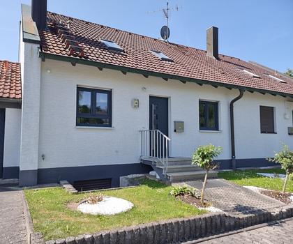 Haus im Haus ...
Pfiffige Maisonette in einem 3- Familienhaus ...
