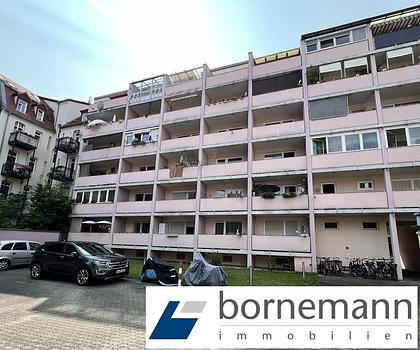 St. Leonhard, ruhig + zentral! Gepflegte 2-Zi.-ETW mit Loggia, EBK + Garage! 