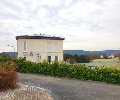 Moderne Unternehmer-Villa mit Einliegerwohnung in Neustadt bei Coburg