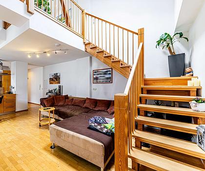 HEGERICH: Charmevoll Wohnen in der Fürther Südstadt - Großzügige Maisonettewohnung mit Dachloggia