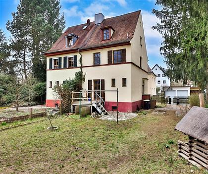 DHH mit Potential in gefragter Wohnlage