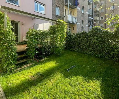 Provisionsfrei! Einzigartige Wohnung mit Garten, Terrasse, Einbauküche und optional Stellplatz!