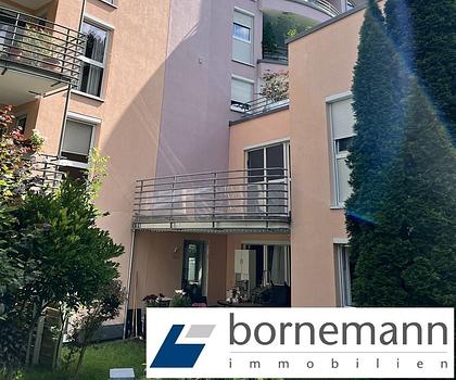 Nähe Marienbergpark! Freie 3-Zi.-Wohnung mit großem Westbalkon + TG!