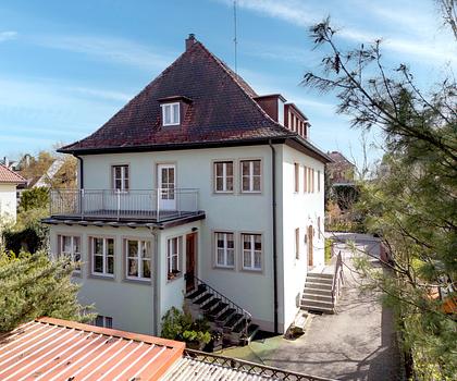 Einmalige Gelegenheit:
Repräsentatives Stadthaus in der Erlanger Innenstadt mit schönem Garten