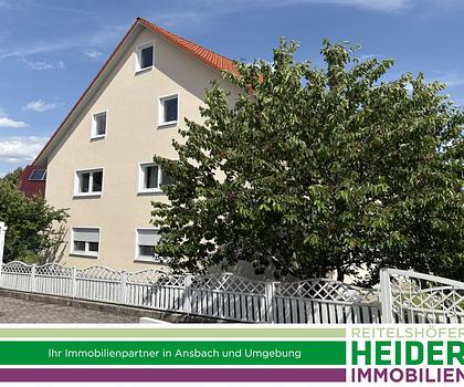 großes Zweifamilienhaus am Stadtrand