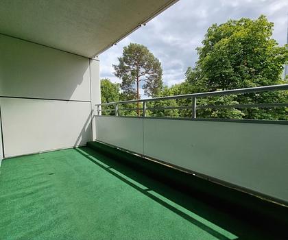 Zentrumsnah und naturnah ...
Helles Apartment mit großer Loggia ....