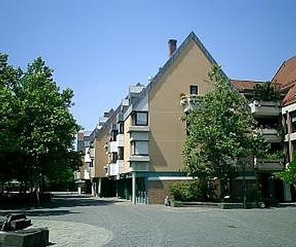 Die Lage macht´s ...
Vermietete Dachgeschoss- Wohnung mit Loggia ...