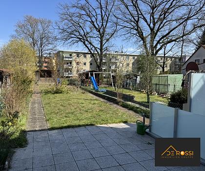GROSSES REIHENMITTELHAUS IN EIBACH UND GARAGE UND GROSSER GARTEN