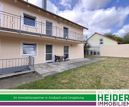 Gepflegtes Zweifamilienhaus mit großen 4-Zimmer-Wohnungen, am Stadtrand