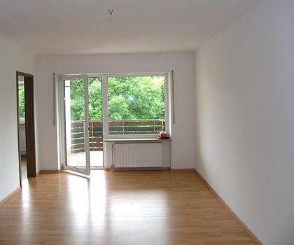 Gepflegte 2-Zimmer-Wohnung mit Süd-West-Balkon und PKW-Stellplatz
