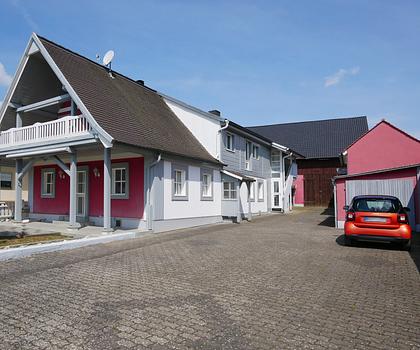 Ideal für Handwerker! Einfamilienhaus mit ehemaliger Schreinerei, Scheune und großem Grundstück in Hallerndorf/Schnaid