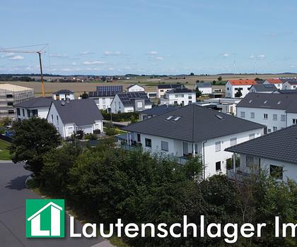 Neuwertig und schick! 3-Zimmer-Wohnung mit Carport-Stellplatz in Deining