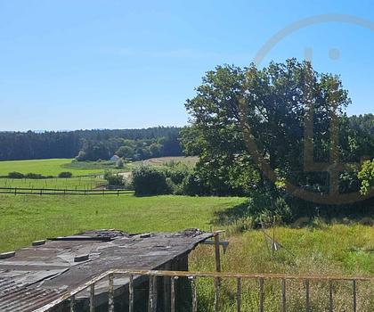 Haus im Dornröschenschlaf mit grandioser Aussicht! Hier können Sie mit Ihrem Pferd ausreiten!