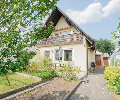 Ein- bis Zweifamilienhaus mit Potenzial – ideal für Familie & Mehrgenerationenwohnen