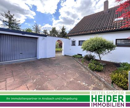 Kleine Doppelhaushälfte mit großem Garten in N-Eibach