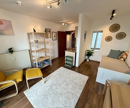 Möbliertes Apartment mit Wintergarten in unmittelbarer Nähe zur neuen Universität