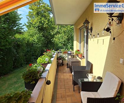 Renovierte 3-Zimmer Wohnung im Hochparterre mit Balkon und Einzelgarage