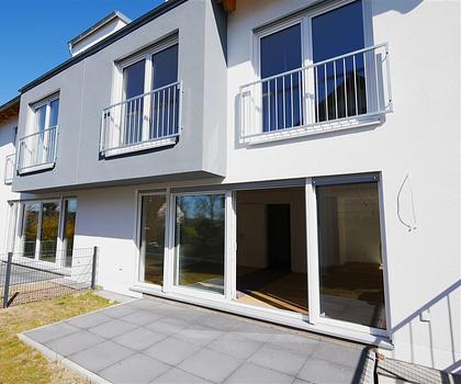 BEZUGSFERTIGE 5-Zi.-Neubau-DHH + OHNE Käuferprovision!  + 2 Bäder + Vollkeller + 2 Stellplätze + ruhige Lage in Oberasbach