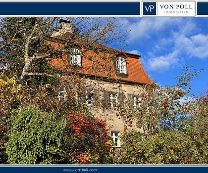 *Geschichte trifft auf Natur*
Historisches Jagdschlösschen eingebettet in romantischer  Gartenanlage