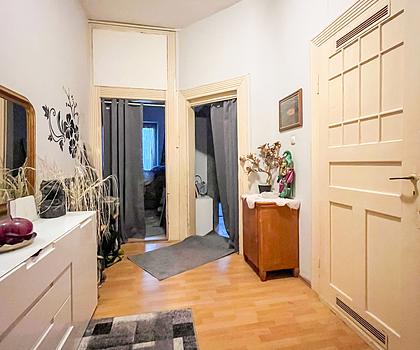 Schnäppchen! Vermietete Altbauwohnung mit Perspektive