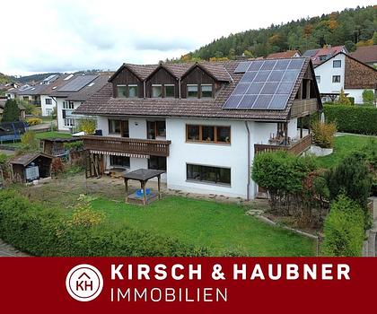 Starke Chance für Investoren & Familien!
Großes 3-Familienhaus in ruhiger Lage,
Greding