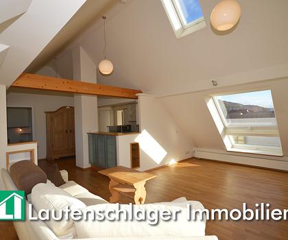 Gemütlich-lichtdurchflutet-schick!
Teil möblierte Dachgeschoss-Wohnung in Neumarkt