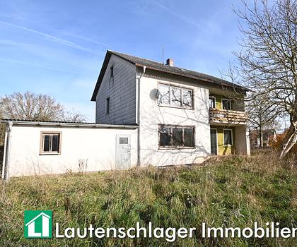 Erst die Sanierung,
dann das (Wohn)Vergnügen!
Wohnhaus mit großem Grundstück in Schnufenhofen