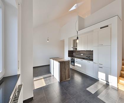 Moderne, citynahe 4,5-Zimmer-Maisonette-Wohnung mit Tiefgaragenstellplatz