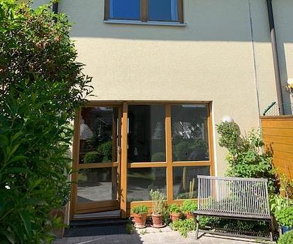 Wohnen und Wohlfühlen ...
Top gepflegtes Reihenhaus mit liebevoll angelegtem Gärtchen ...