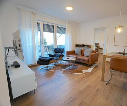 Herrliche 3-Zi.-DG-Wohnung | Aufzug | EBK | Tageslichtbad m. Dusche + Wanne | AR |