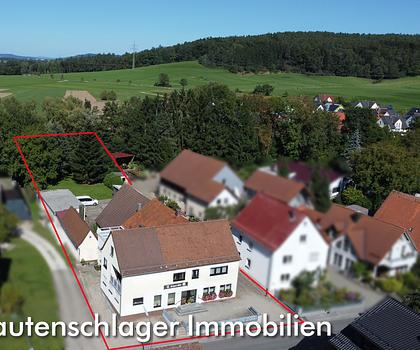 Projektentwickler? Investor? Großfamilie? Gastwirt?
Anwesen mit viel Potential in Ezelsdorf!