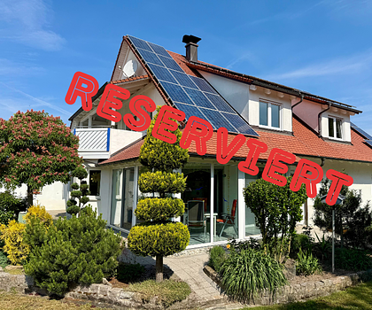 Großzügiges und gepflegtes Zweifamilienhaus mit großem Garten und PV Anlage