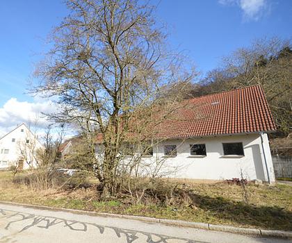 Für Investoren oder Bauträger! Grundstück mit abbruchfähigen Gebäuden in bevorzugter Lage Neumarkts