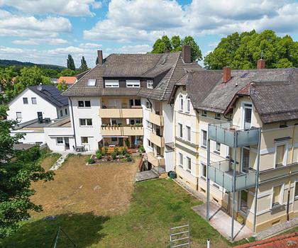 Helle und freundliche 3-Zimmer-Dachgeschoss-Wohnung in der Forchheimer Innenstadt - gleich am Stadtpark